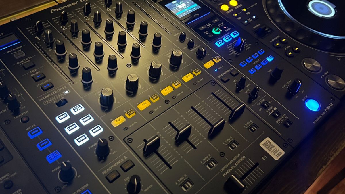 pioneer djm-a9 mixer